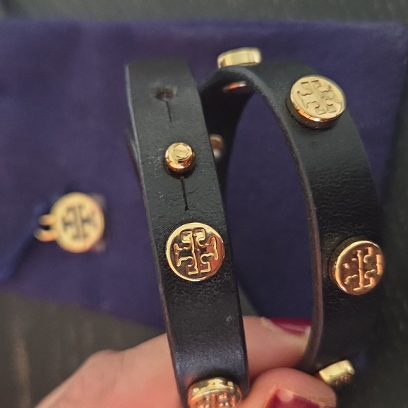 Tory Burch Black Leather Double Wrap Bracelet with Gold Studs - Picture 3 of 3